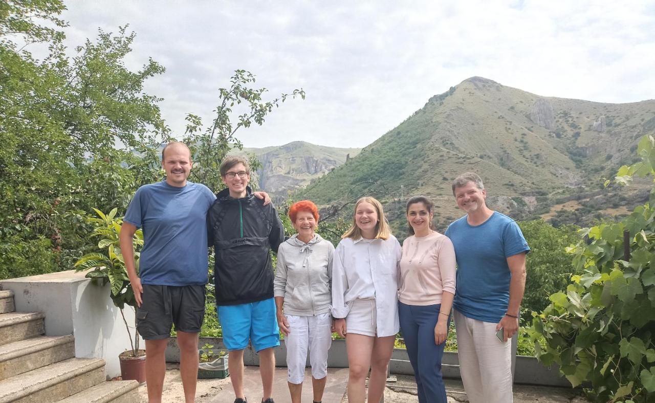 Nnn Guest House Goris Ngoại thất bức ảnh