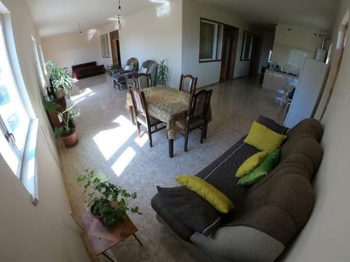 Nnn Guest House Goris Ngoại thất bức ảnh
